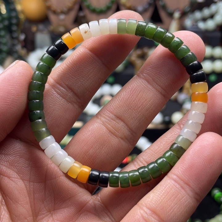 和田玉手串未镶嵌药片