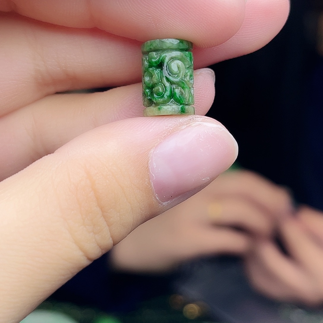 颈饰未镶嵌翡翠多样性