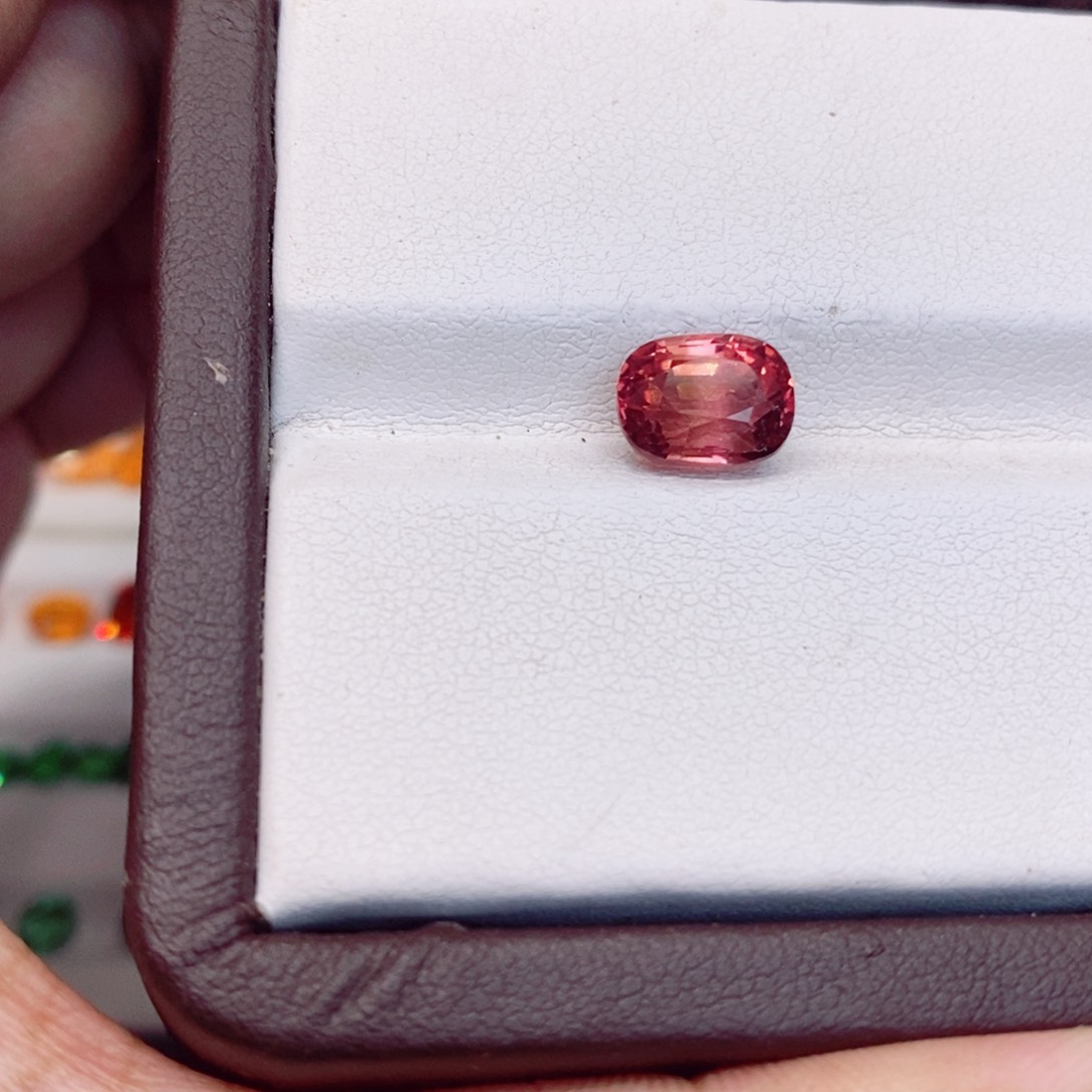 碧玺裸石未镶嵌碧玺3.2克拉