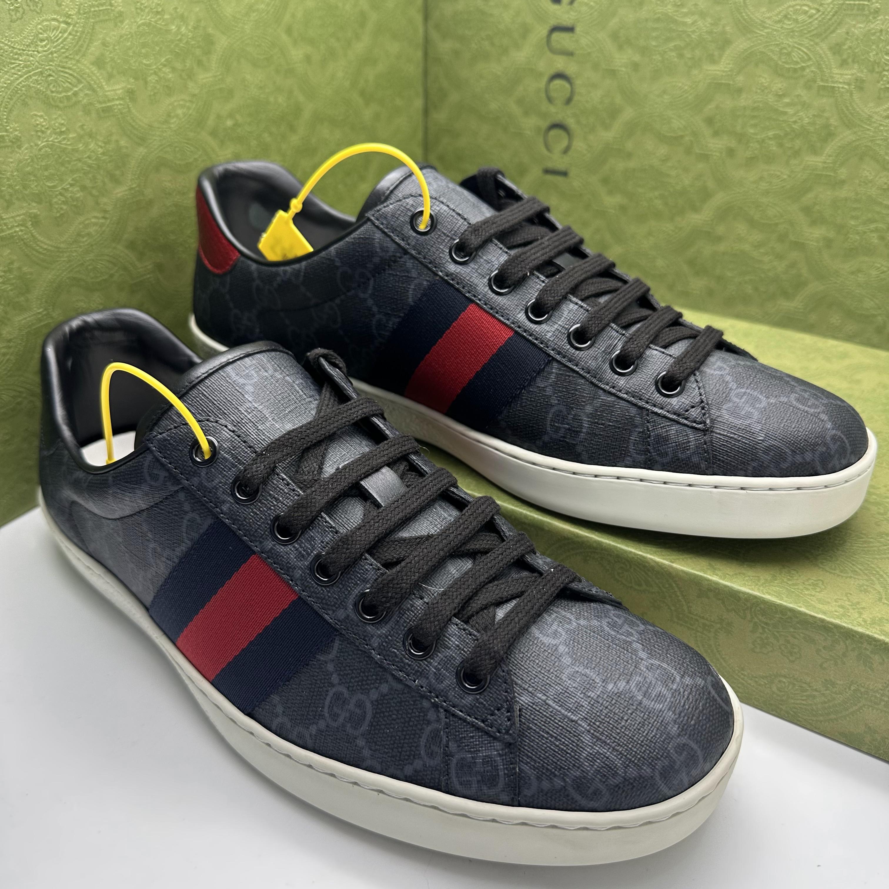 95新 GUCCI/古驰 /43.5欧码/黑色满印老花时尚鸳鸯尾低帮板鞋