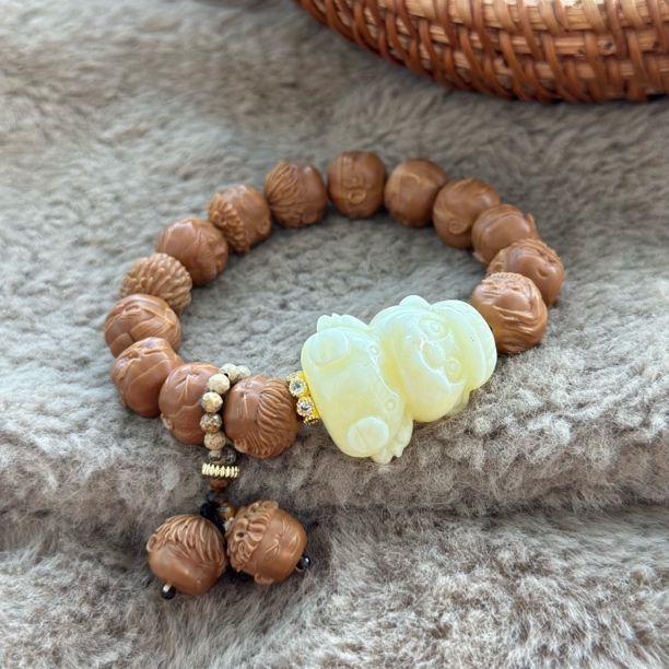 吉月蜜蜡卡通人灌篮高手猴头手串