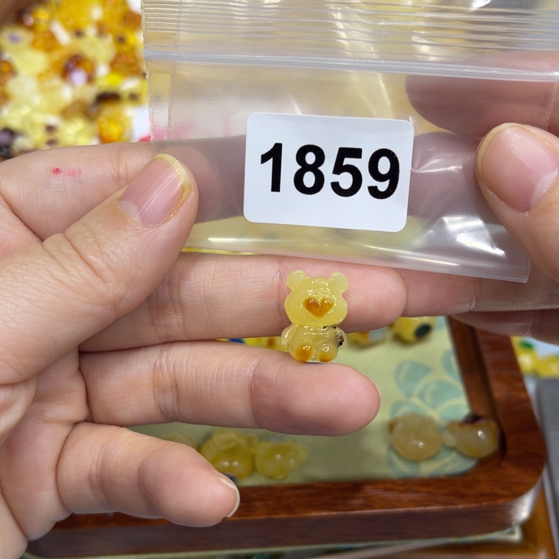 琥珀珠宝奇石未镶嵌