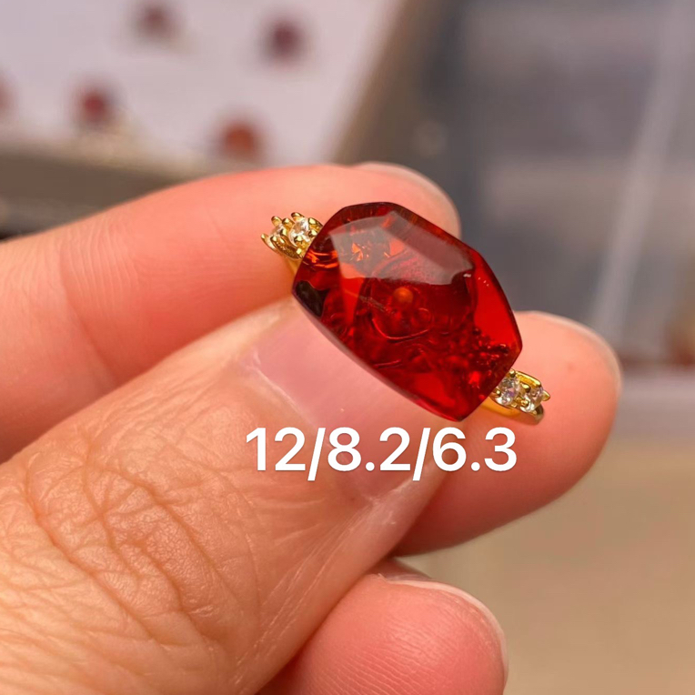 正红玻璃底切割面血珀戒指，很美很精致，S925银镶嵌，12/8.2/6.3