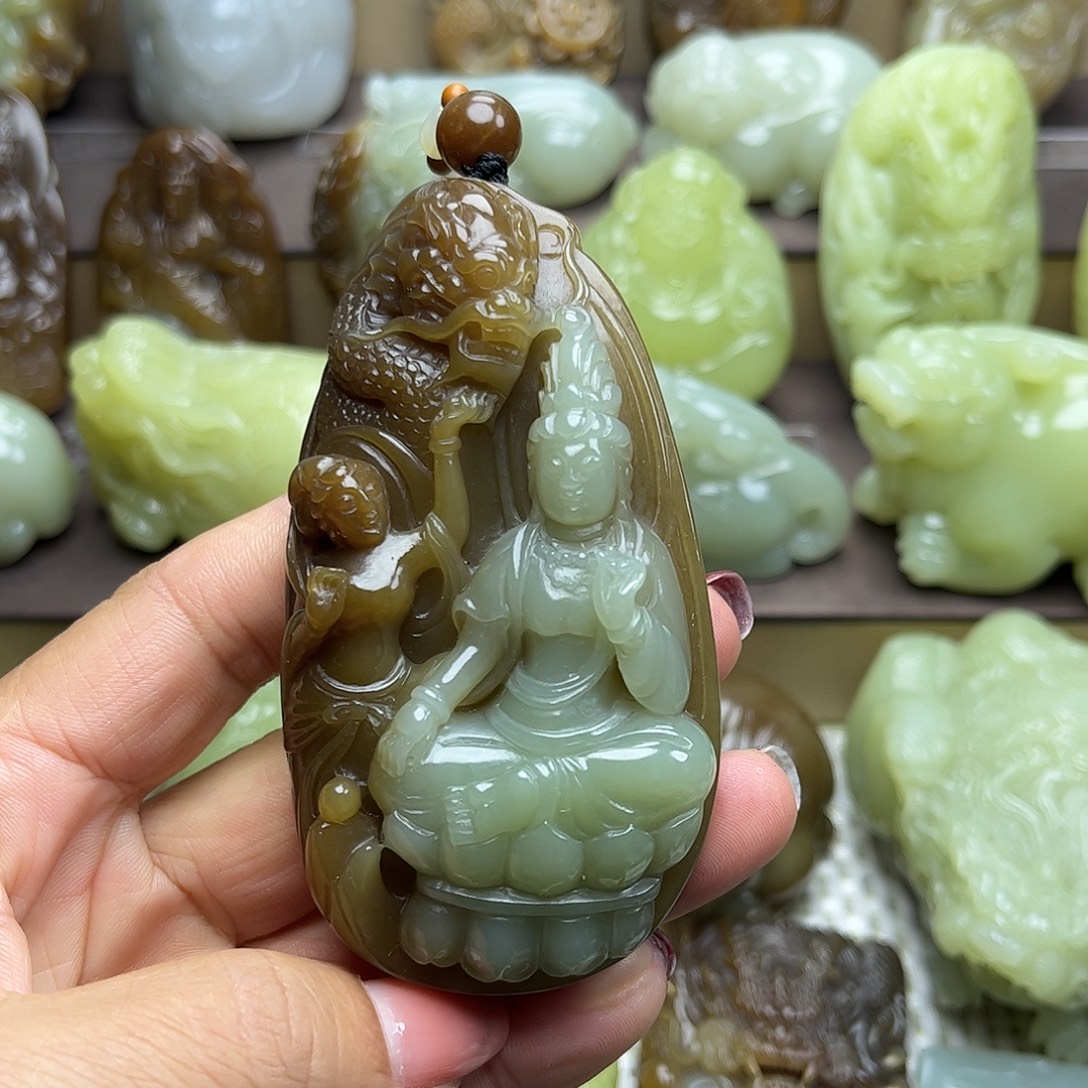 王***天和田玉未镶嵌挂件