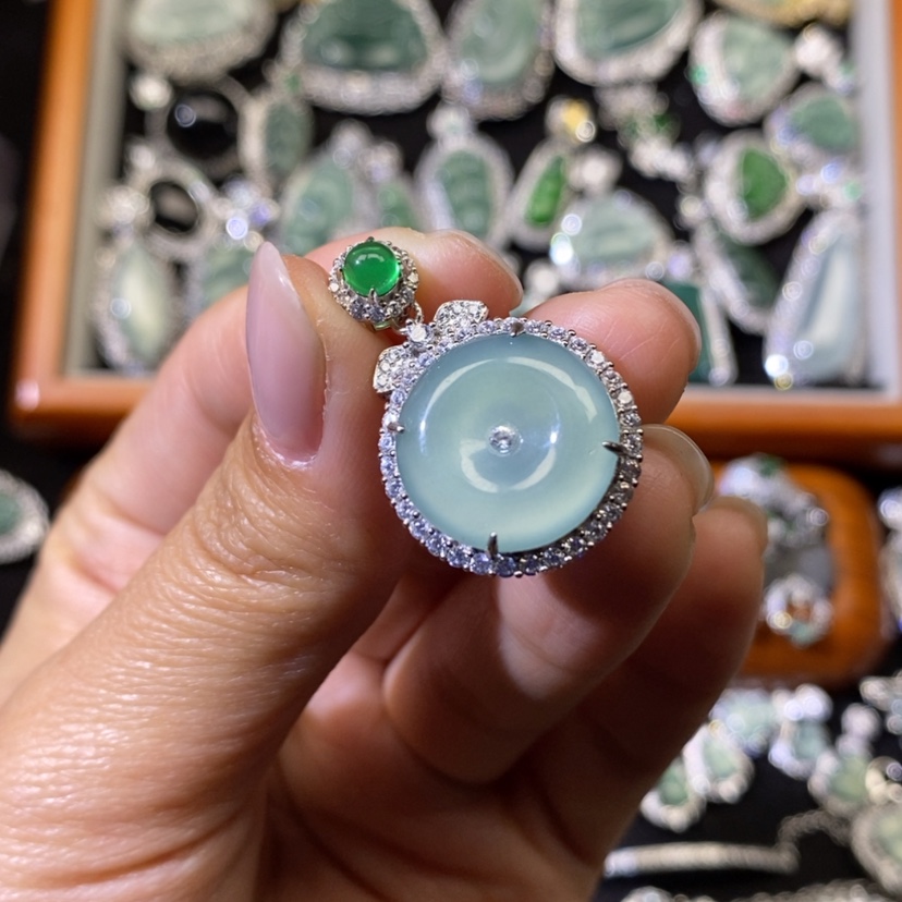 【闪购商品】翡翠颈饰银S925镶嵌天然