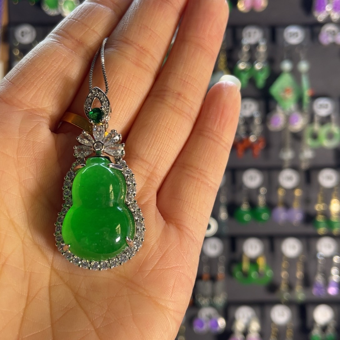 银S925镶嵌翡翠耳饰看找冰透无棉的。奶茶