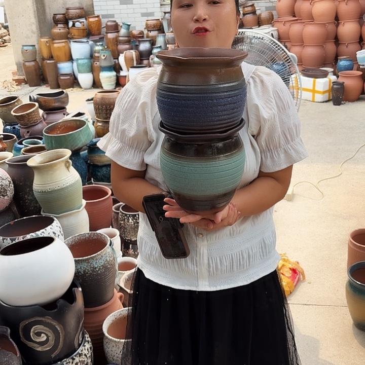 口19高20瑕疵两个盆子。