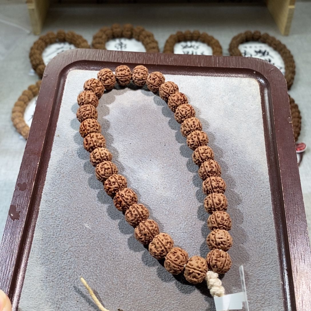 涅***烬金刚菩提吊坠纯血老树王手持666