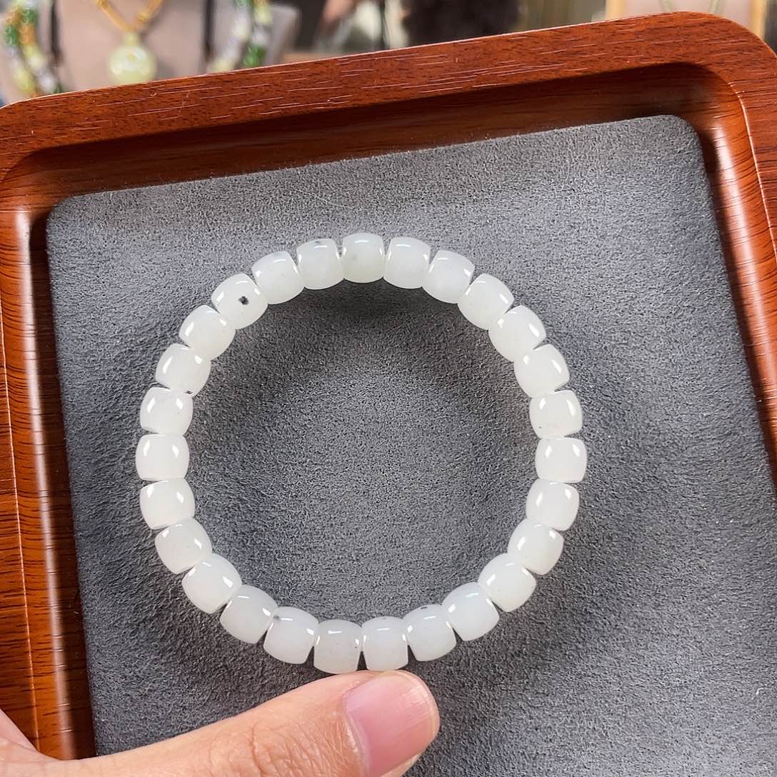 和田玉未镶嵌手串