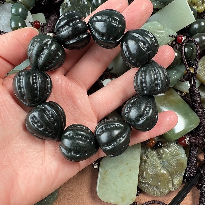 和田玉颈饰未镶嵌