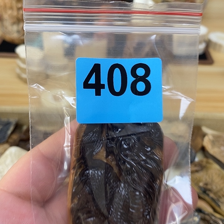 陈***?天然猛犸牙雕刻品
