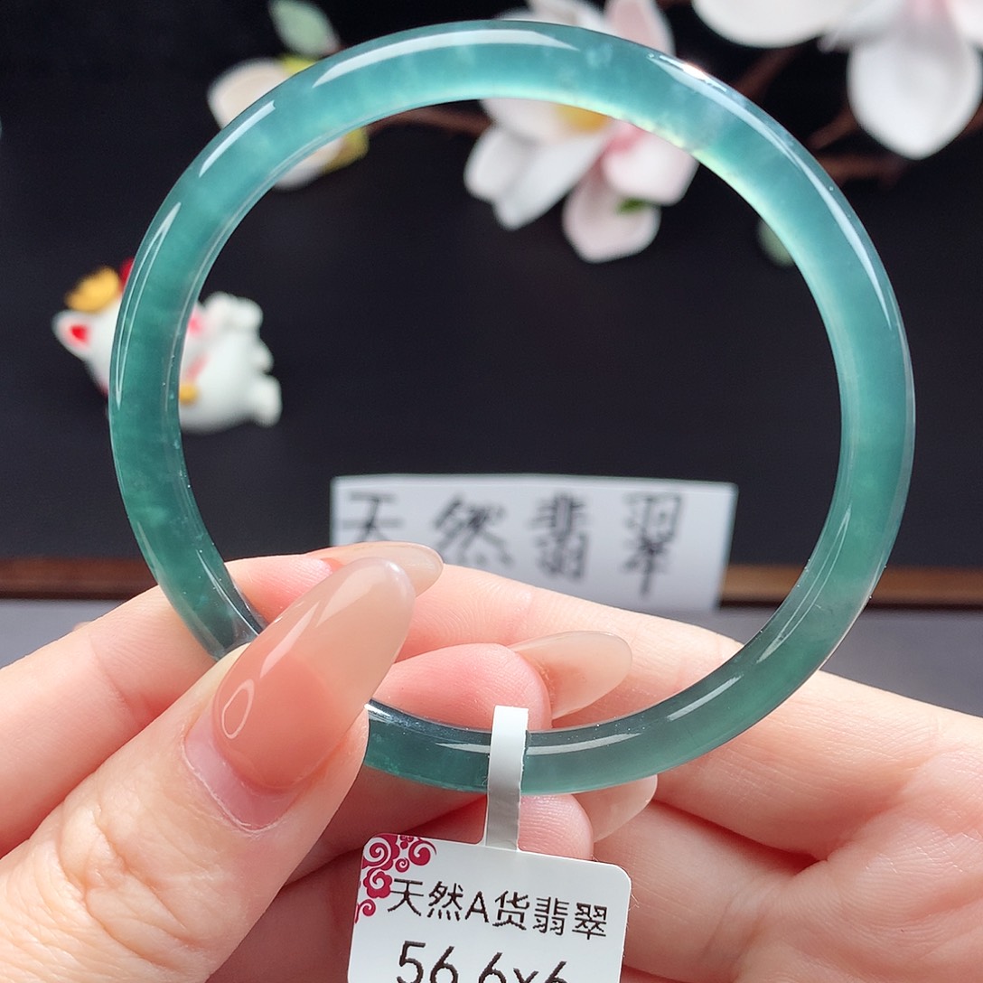 翡翠手镯（圆镯）未镶嵌