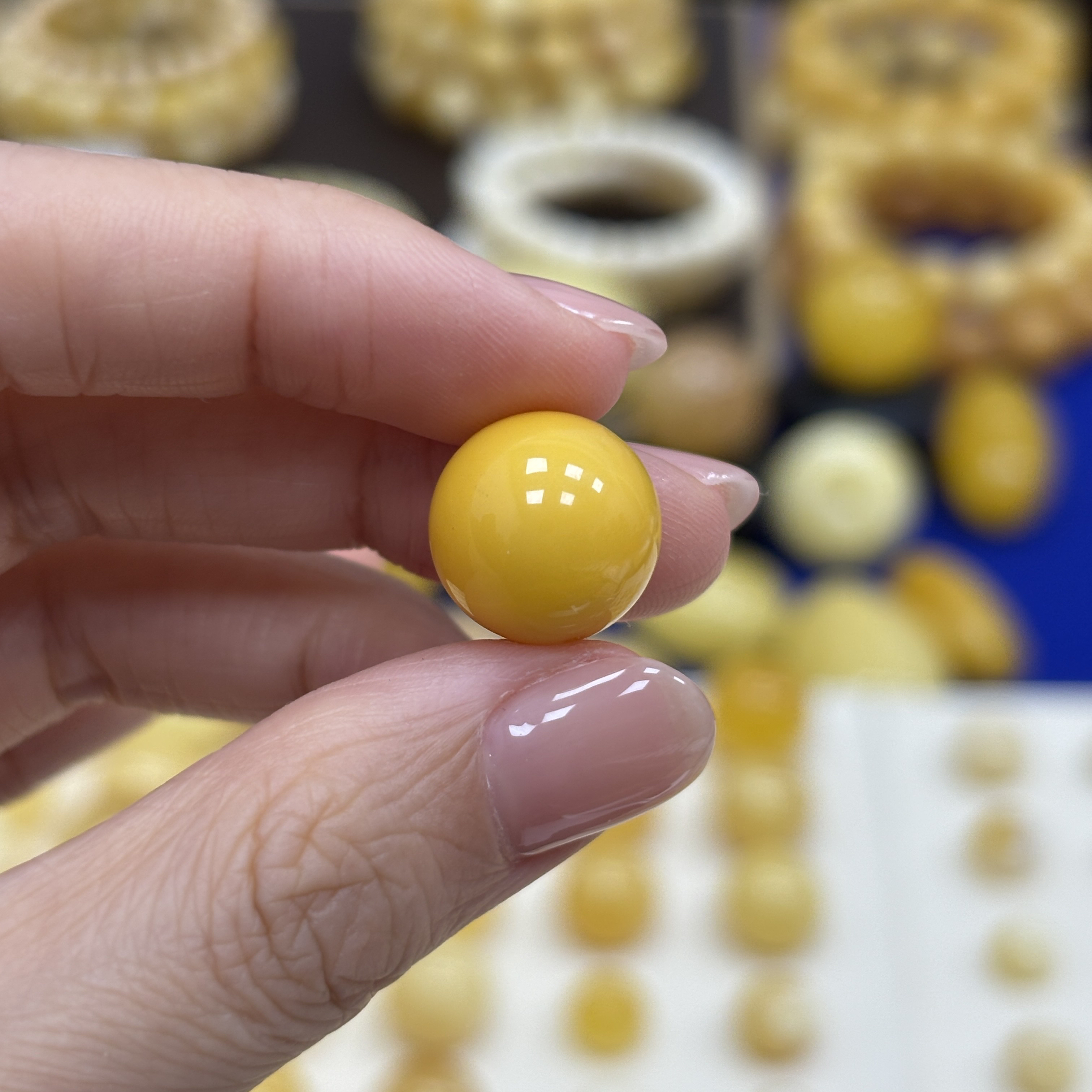 13.5mm瑕疵· 小妖珠宝天然原矿琥珀蜜蜡