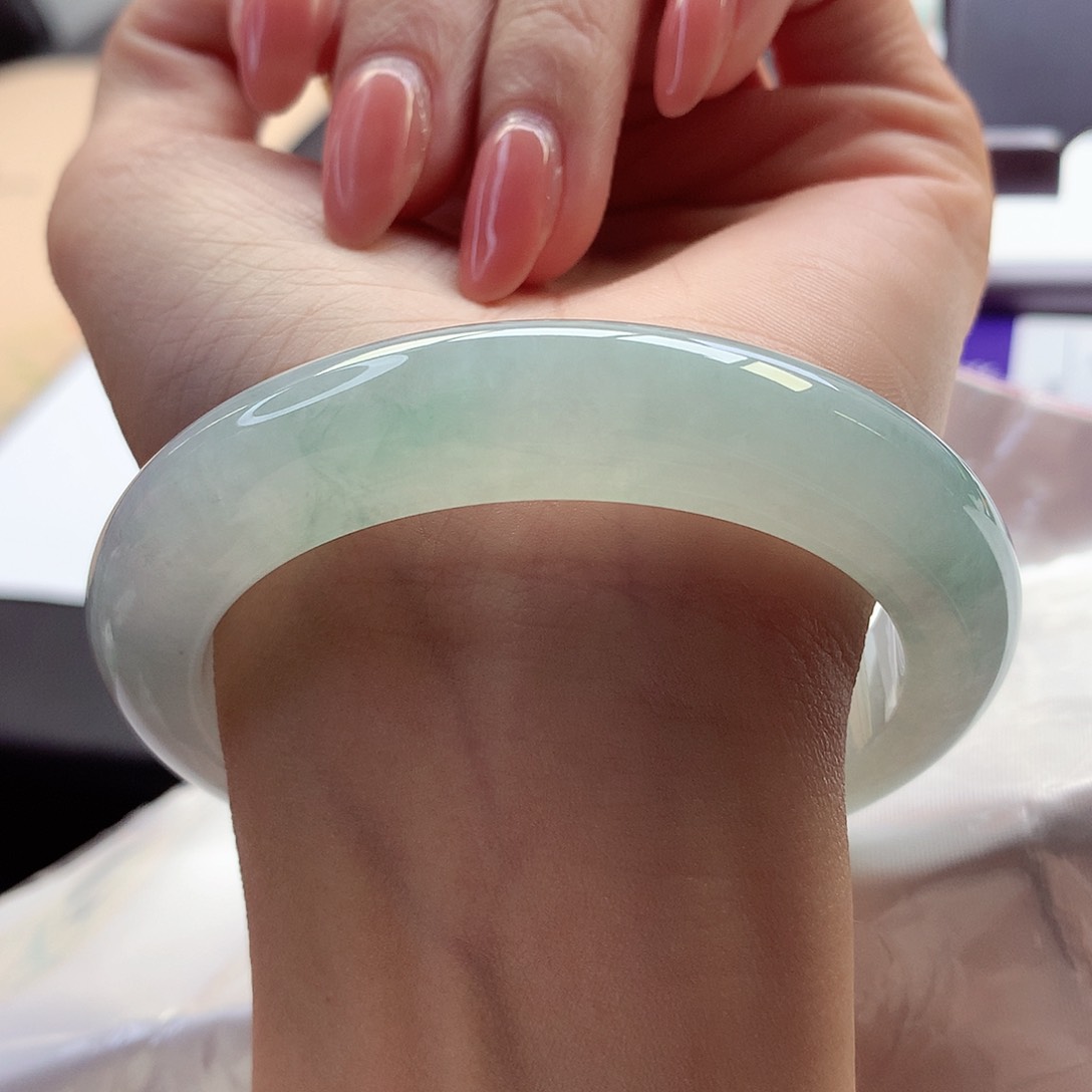 翡翠手镯未镶嵌57圈口冰晴泥鳅背力推