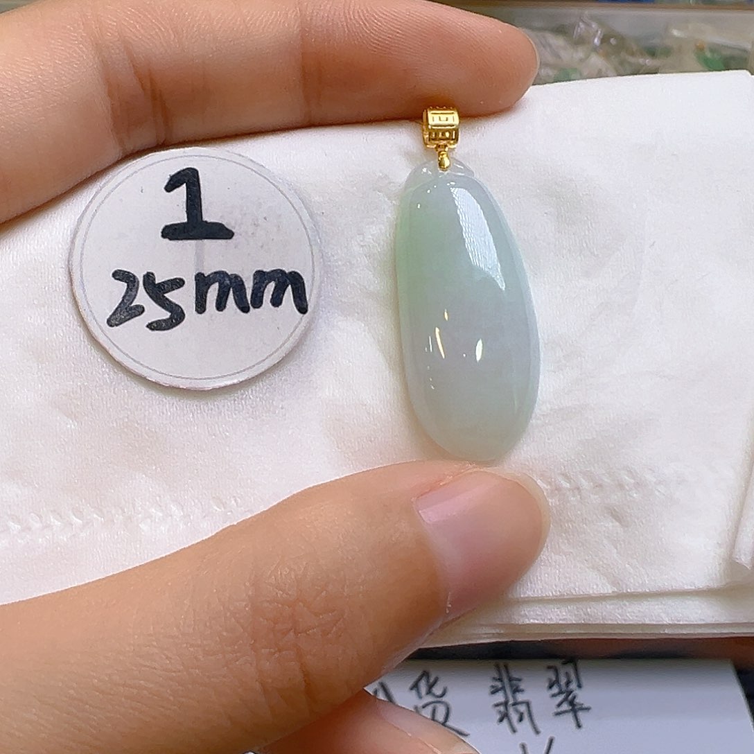 翡翠颈饰18K金镶嵌翡翠