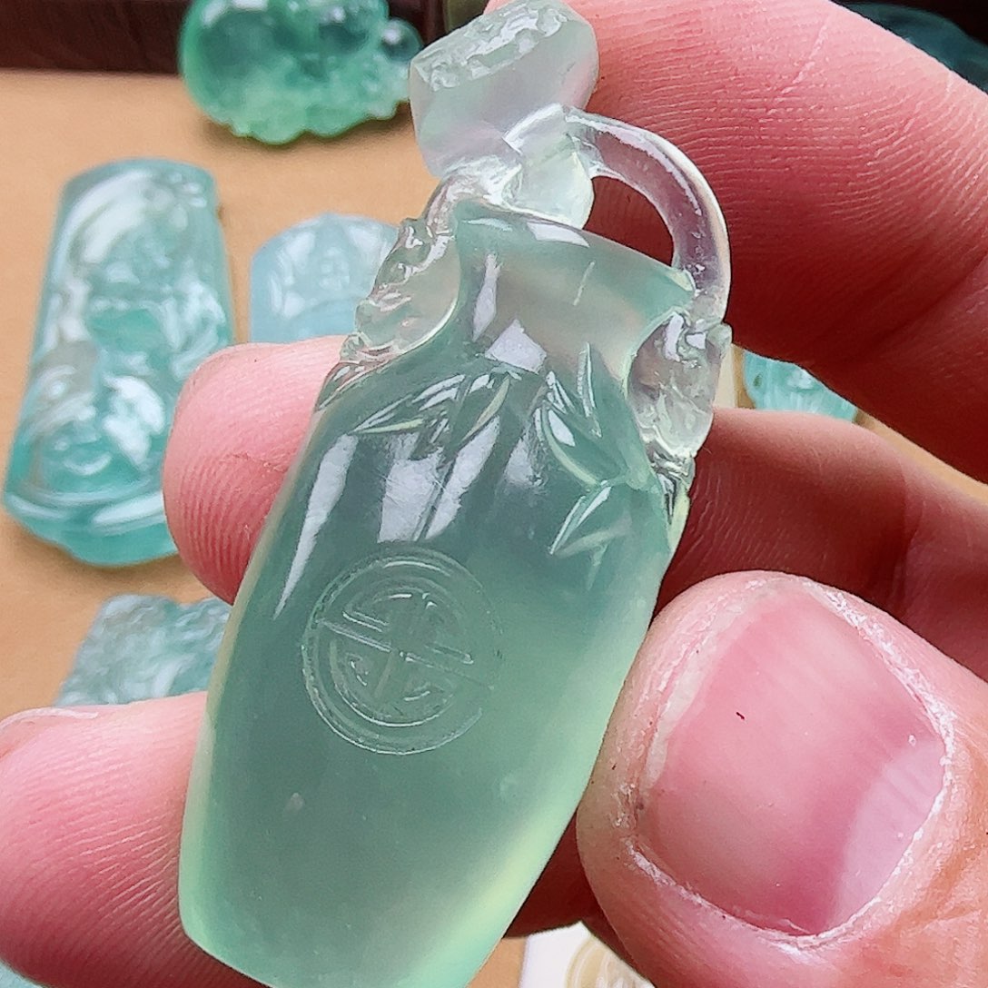 蛇纹石玉颈饰未镶嵌