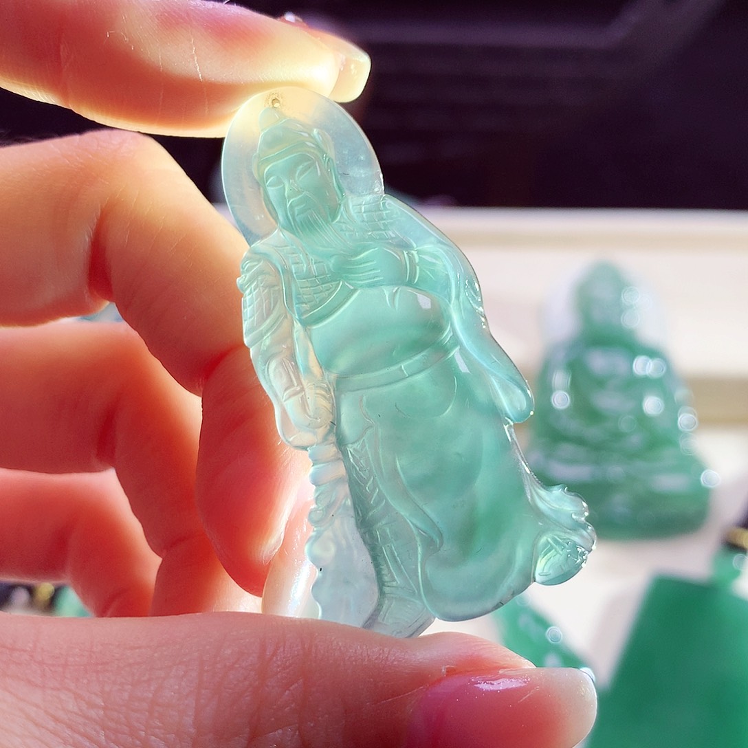 颈饰未镶嵌翡翠天然