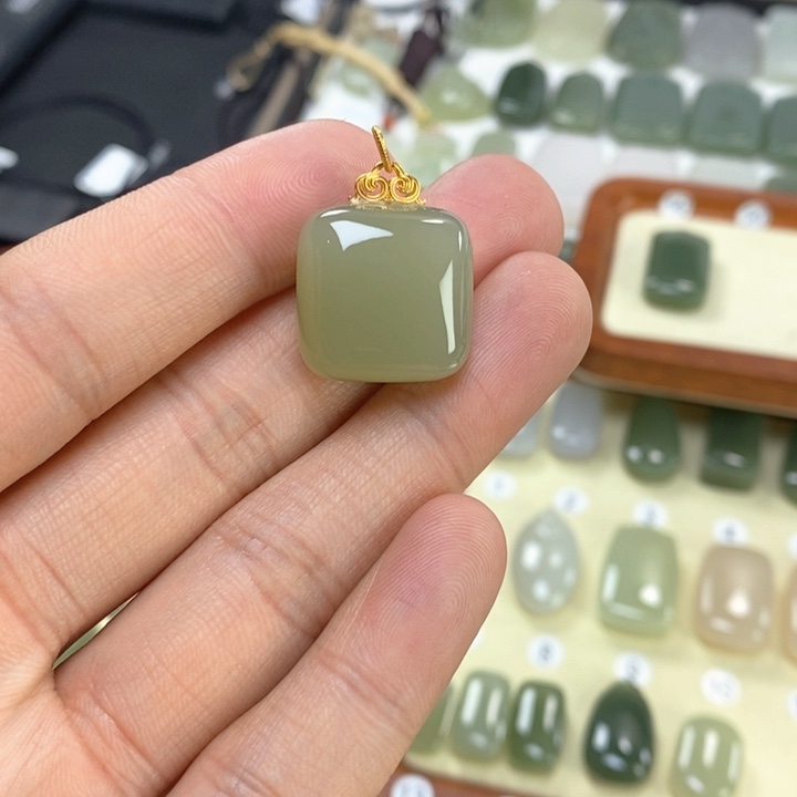 和田玉颈饰未镶嵌顺**然