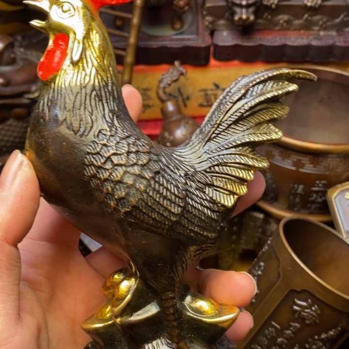 铜器摆件做工精良