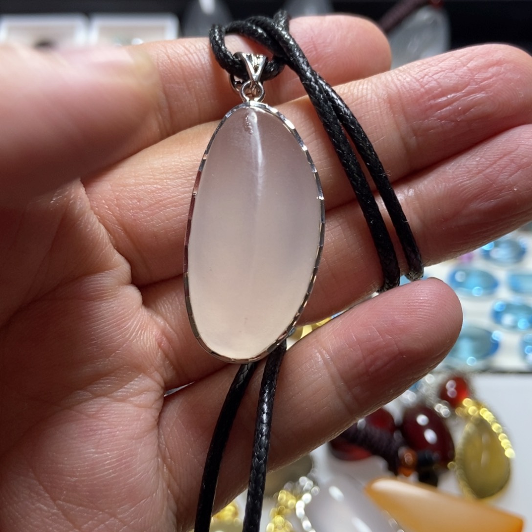 金丝玉宝石光吊坠原石成品