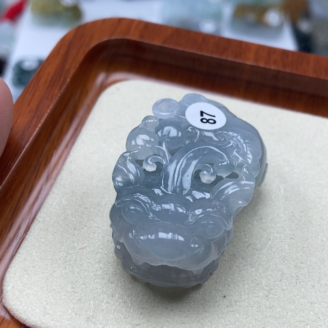 寇***天翡翠未镶嵌颈饰如意貔貅