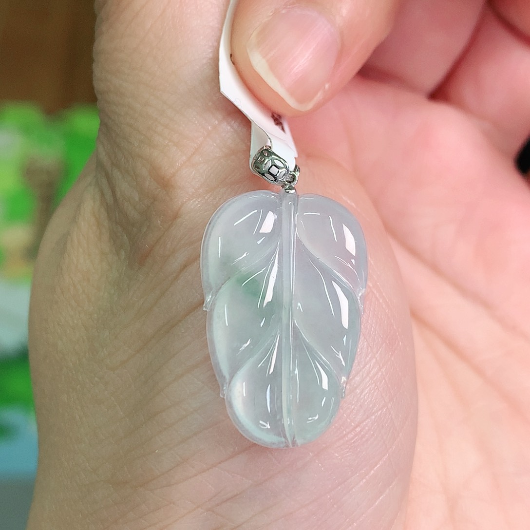 翡翠颈饰18K金镶嵌冰胶叶子24*16*4.5