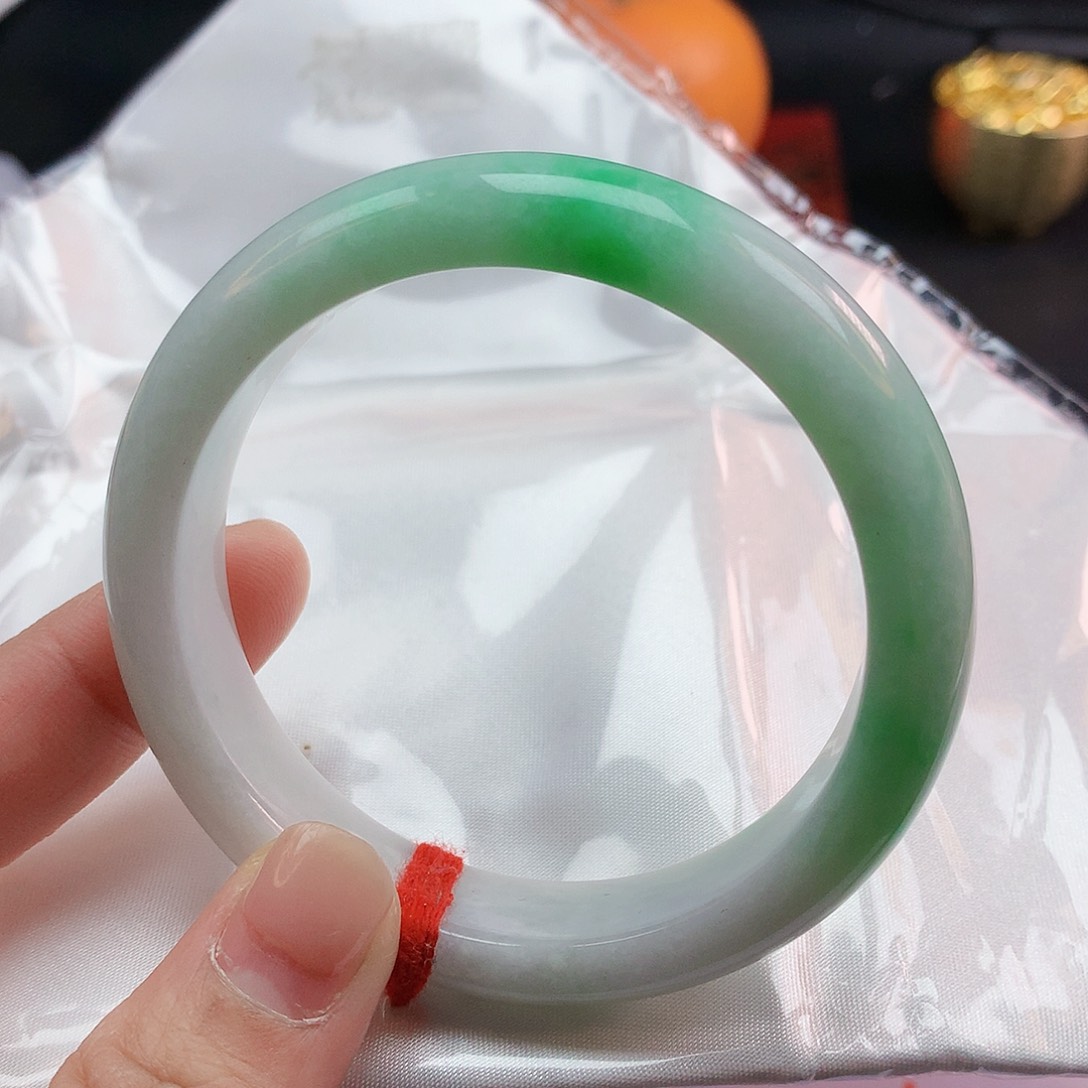 翡翠手镯未镶嵌56圈2432