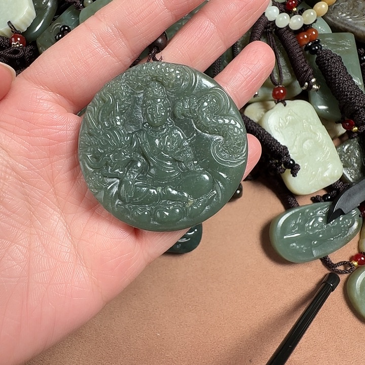 和田玉颈饰未镶嵌