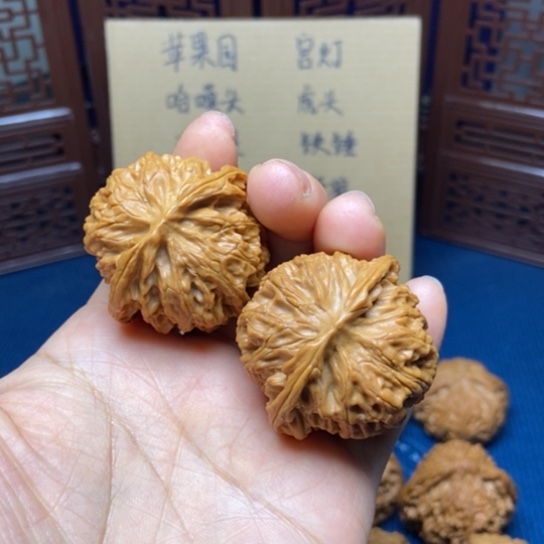 文玩核桃把件苹果园40