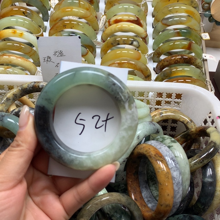 未镶嵌蛇纹石玉手镯