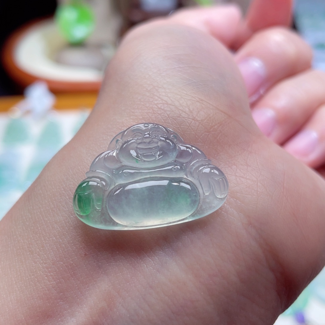 翡翠颈饰未镶嵌佛公