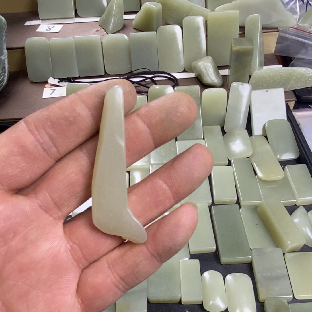 颈饰未镶嵌和田玉皮*030