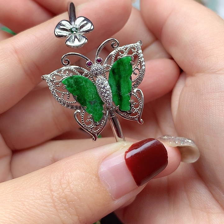 翡翠颈饰银S925镶嵌翡翠