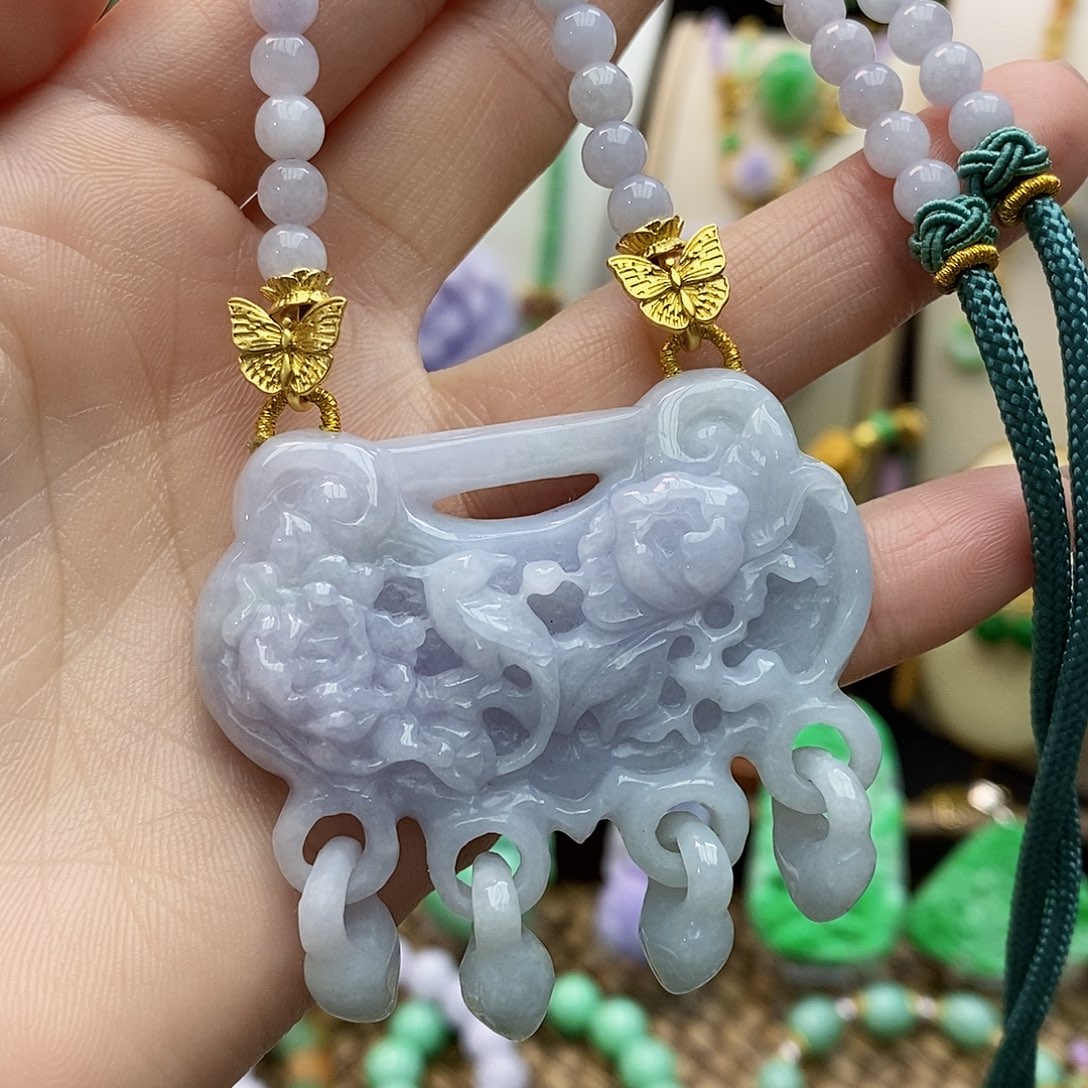 翡翠颈饰未镶嵌天然