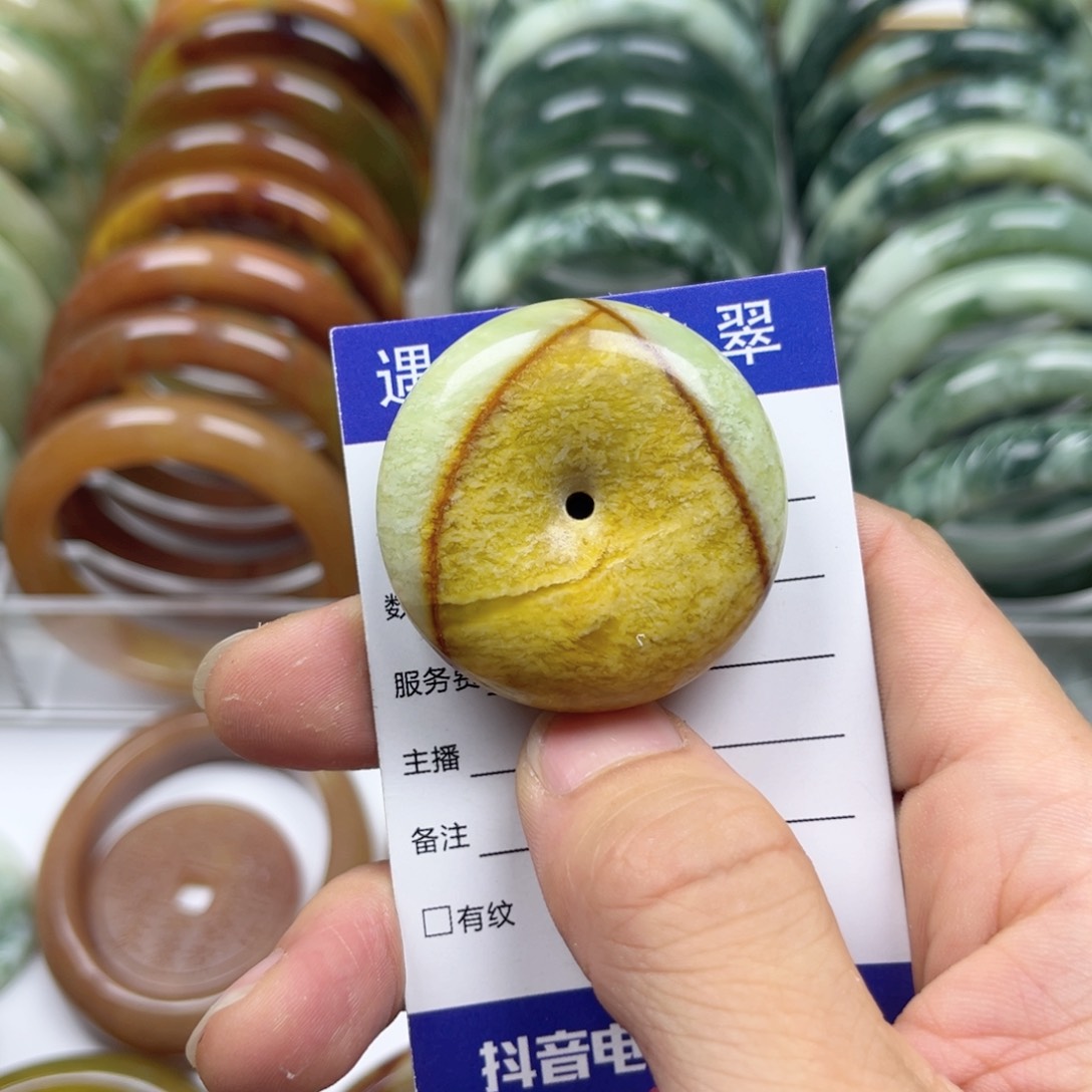 透闪石-蛇纹石玉手镯未镶嵌