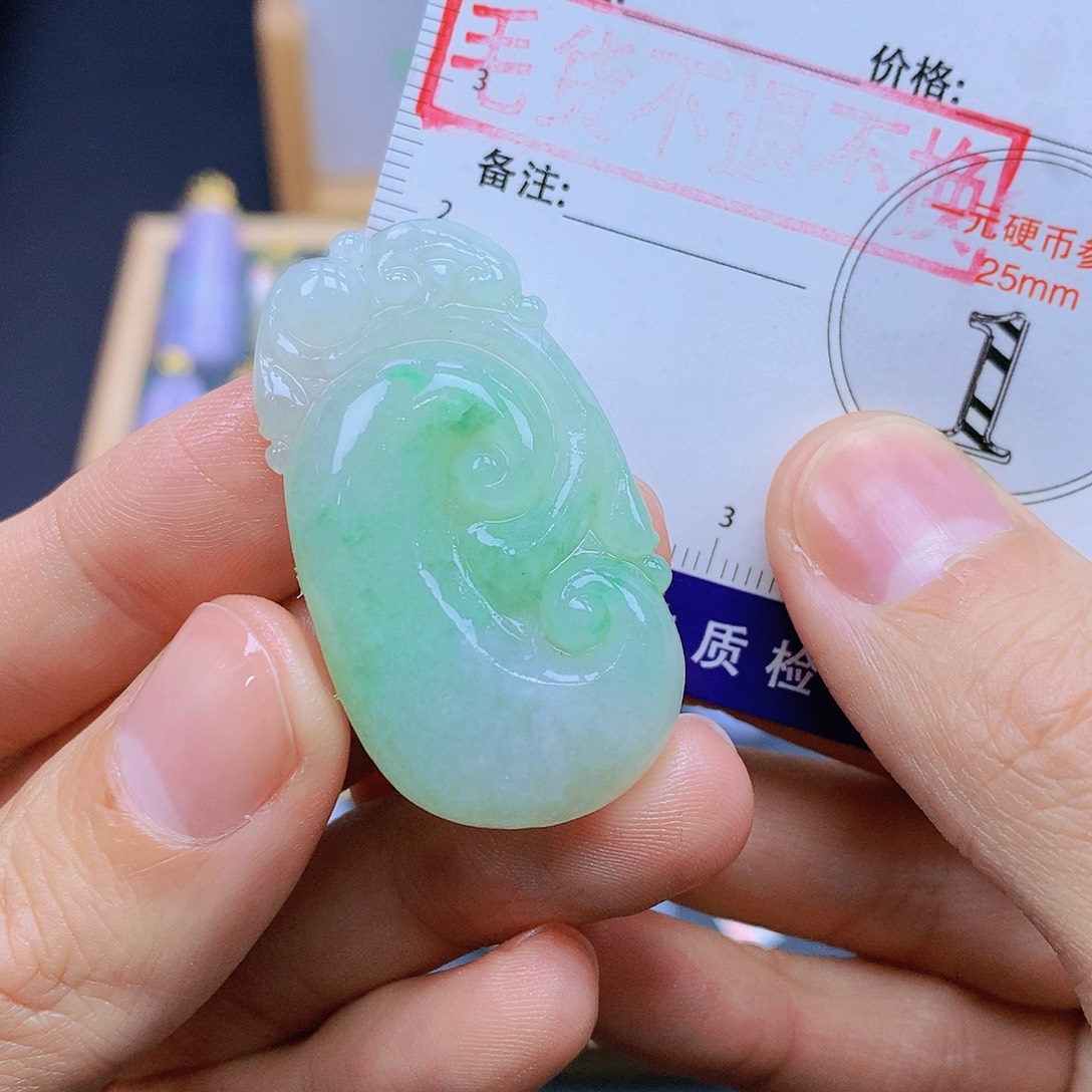 翡翠未镶嵌颈饰翡翠