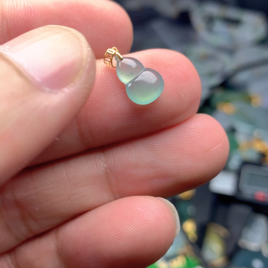 【闪购商品】颈饰18K金镶嵌翡翠翡翠