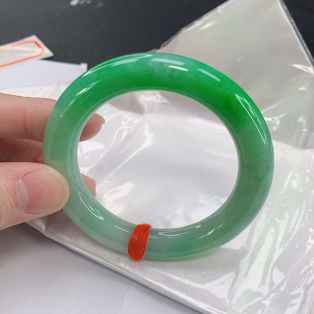 翡翠手镯未镶嵌835缅甸天然翡翠A货