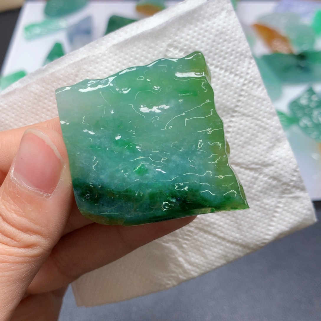 【闪购商品】翡翠吊坠(不含链)未镶嵌