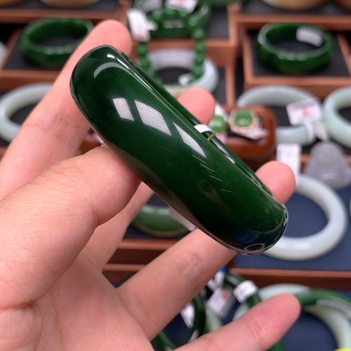 和田玉（碧玉）手镯54圈口未镶嵌