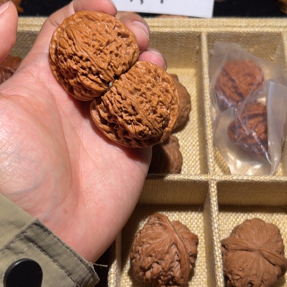 文玩核桃吊坠41+精品三角疆