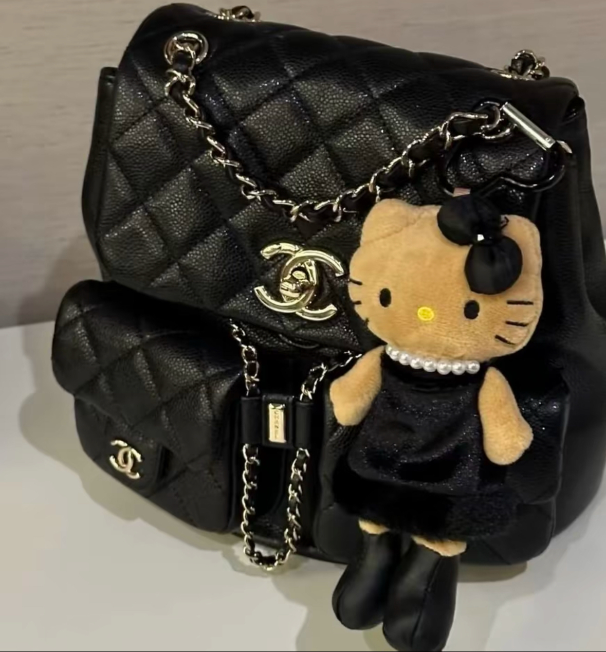 【东京限定】HelloKitty 黑皮珍珠长腿 kitty 钥匙扣玩偶潮玩挂件