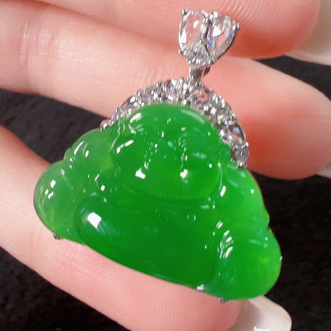 翡翠18K金镶嵌颈饰签收后24小时鉴赏期，过时不退