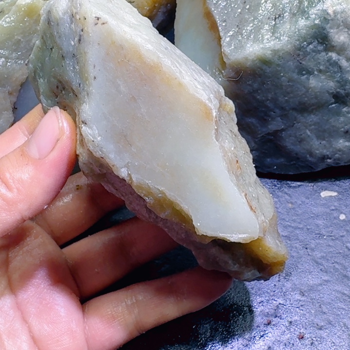 和田玉未镶嵌珠宝半成品