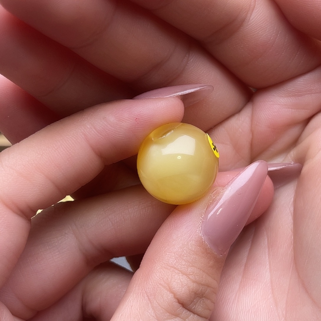 戒***F琥珀未镶嵌裸石蜜蜡圆珠瑕疵梦