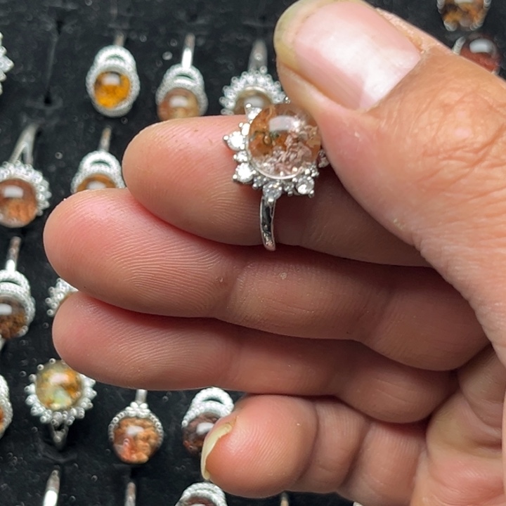 未镶嵌吊坠(赠链)水晶