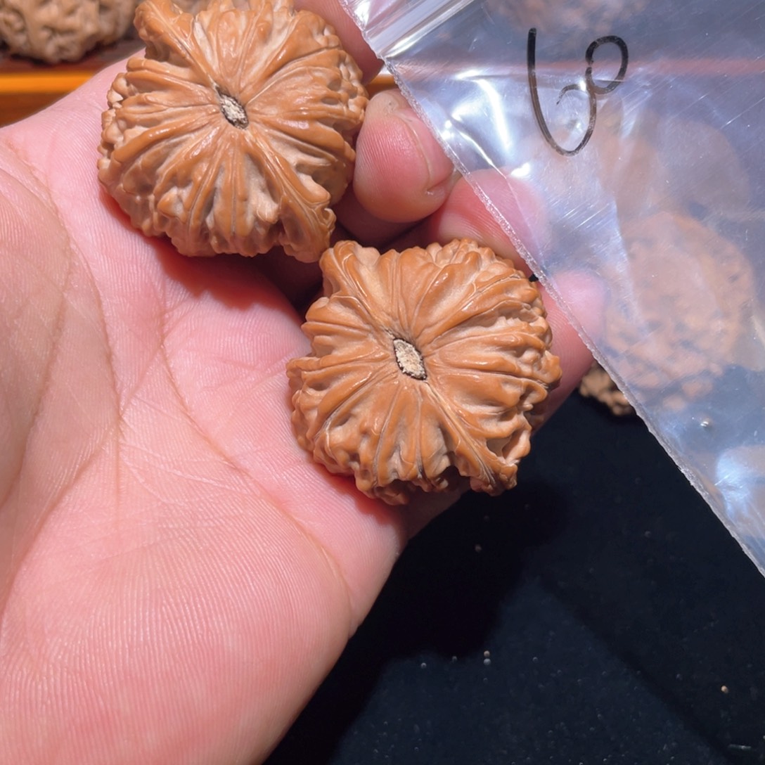 文玩核桃把件心****光磨盘
