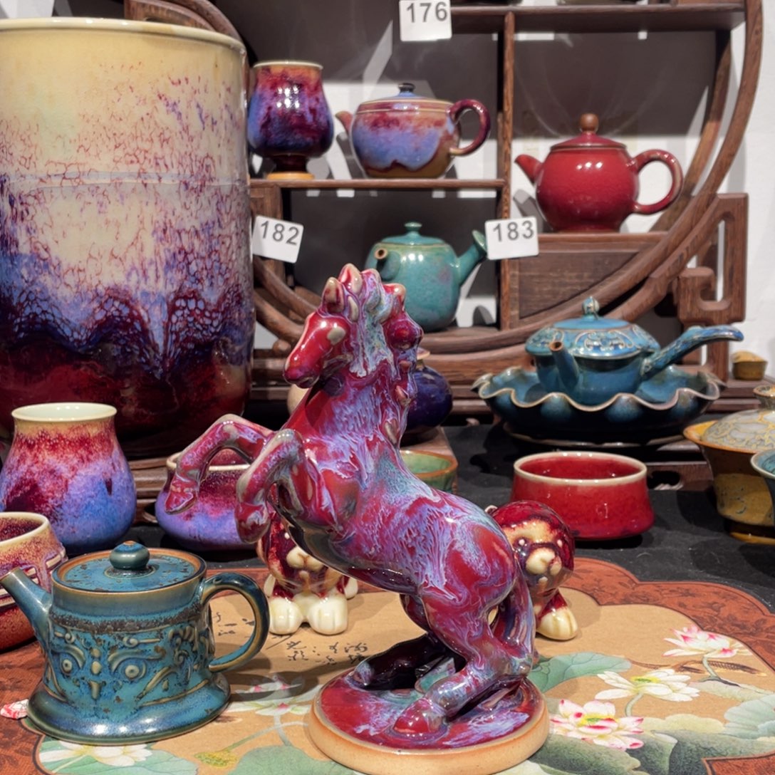 中国很后钧瓷立马