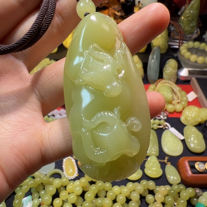 和田玉（黄玉）未镶嵌颈饰