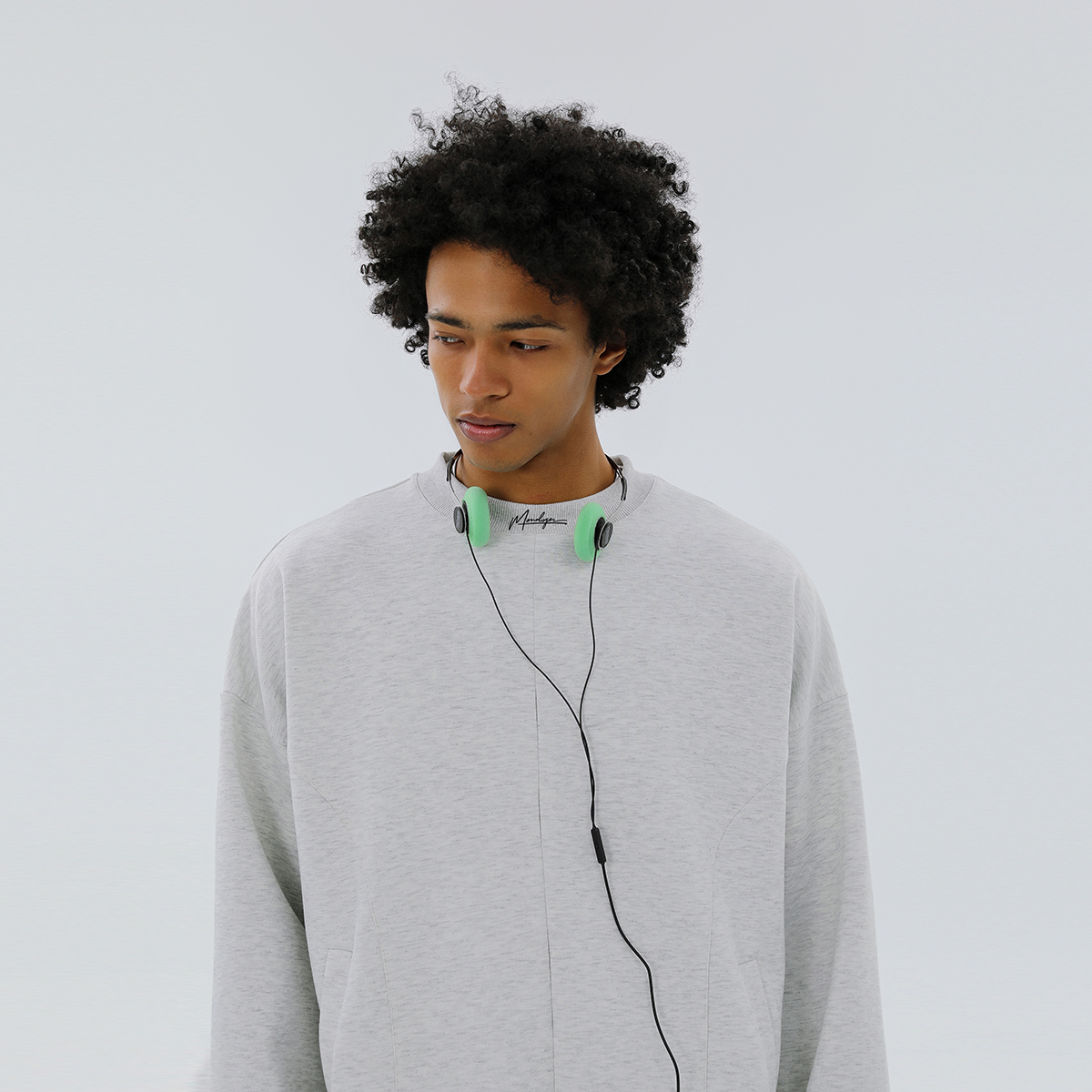 jaaniste字母刺绣卫衣男开叉设计休闲宽松长袖打底衫男女同款上衣